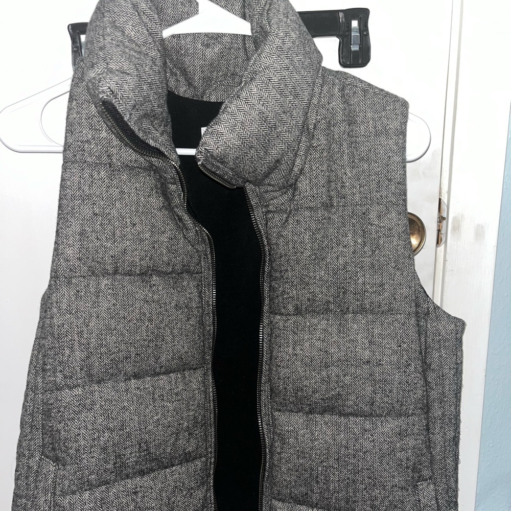 Grey knit vest that is in great condition!